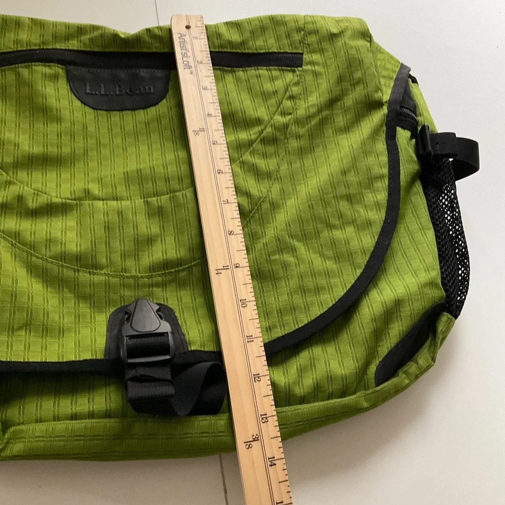 L.L. Bean Green Commuter Messenger Laptop Crossbody Bag with Black Accents - Picture 14 of 15
